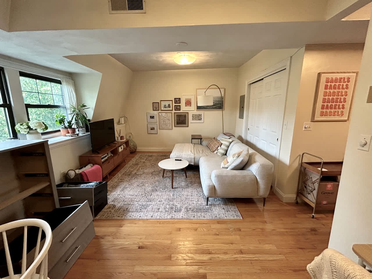 South End - Penthouse 1 bed 1 bath w. Central air/heat & Laundry! 