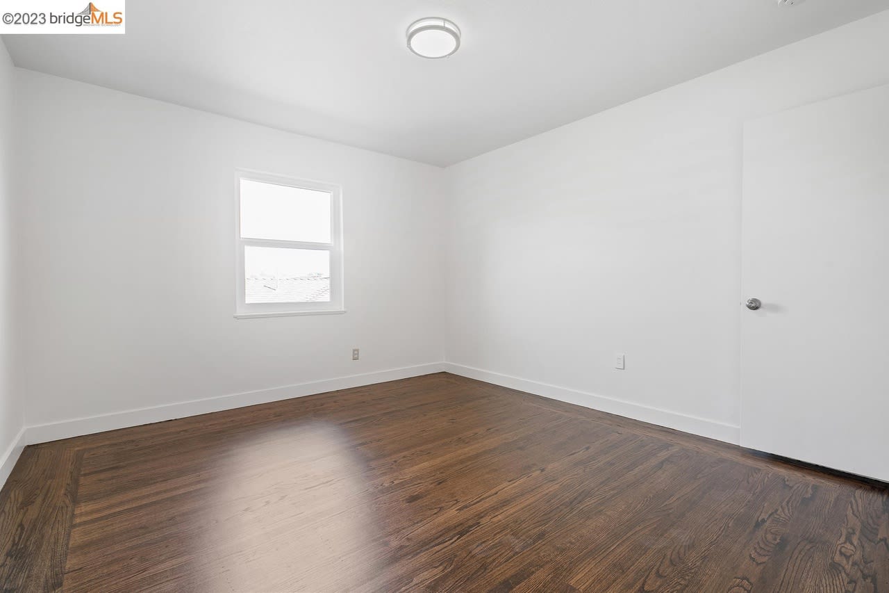 2454 San Carlos Ave
