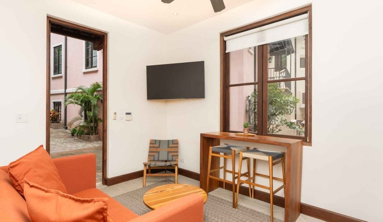 Private Walkable Beach Town Studio, Flamingo, Guanacaste