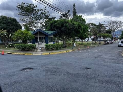 Turnkey Income Guesthouse, Curridabat, San Jose