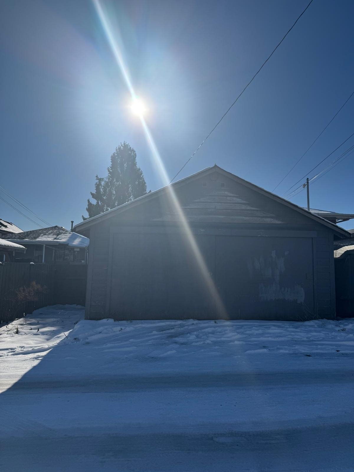 2117 E 54th Ave