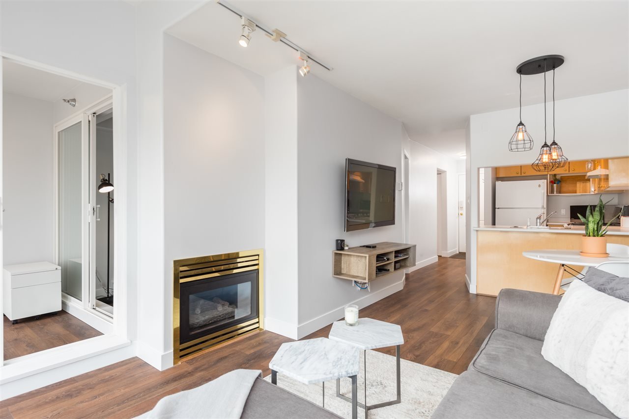 403-988 W 21st Ave