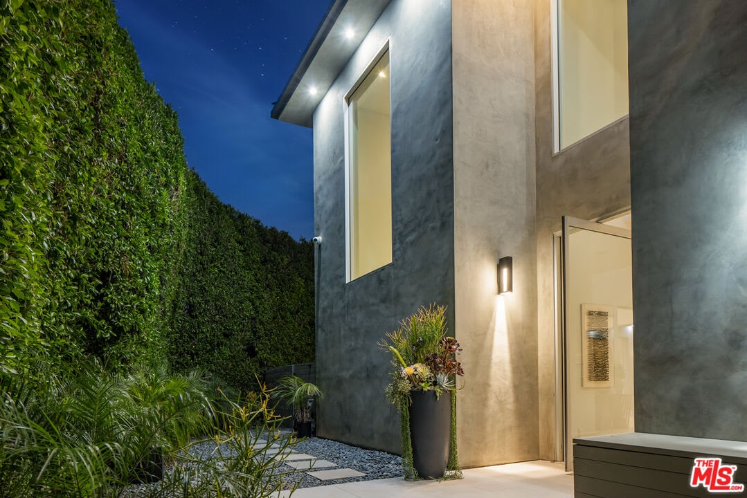 Ridge Luminous