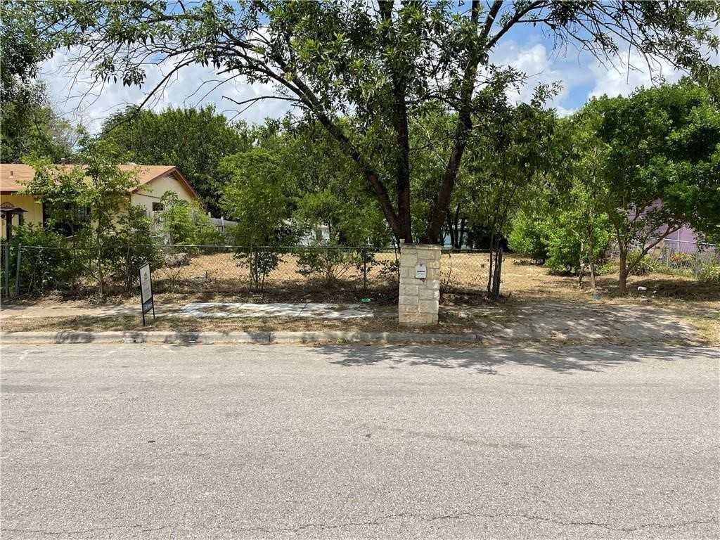 6202 Palm Circle