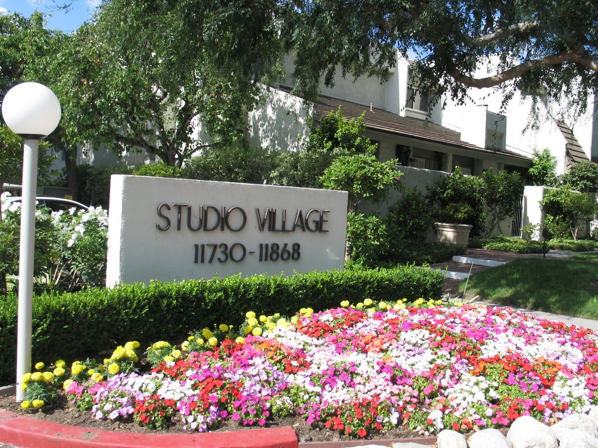 11798 Moorpark C Studio City, CA