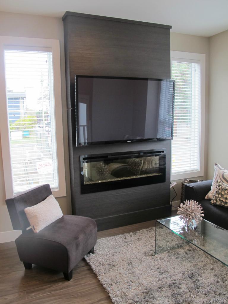 104-2726 Peatt Rd, Langford