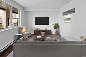307-2461 Sidney Ave