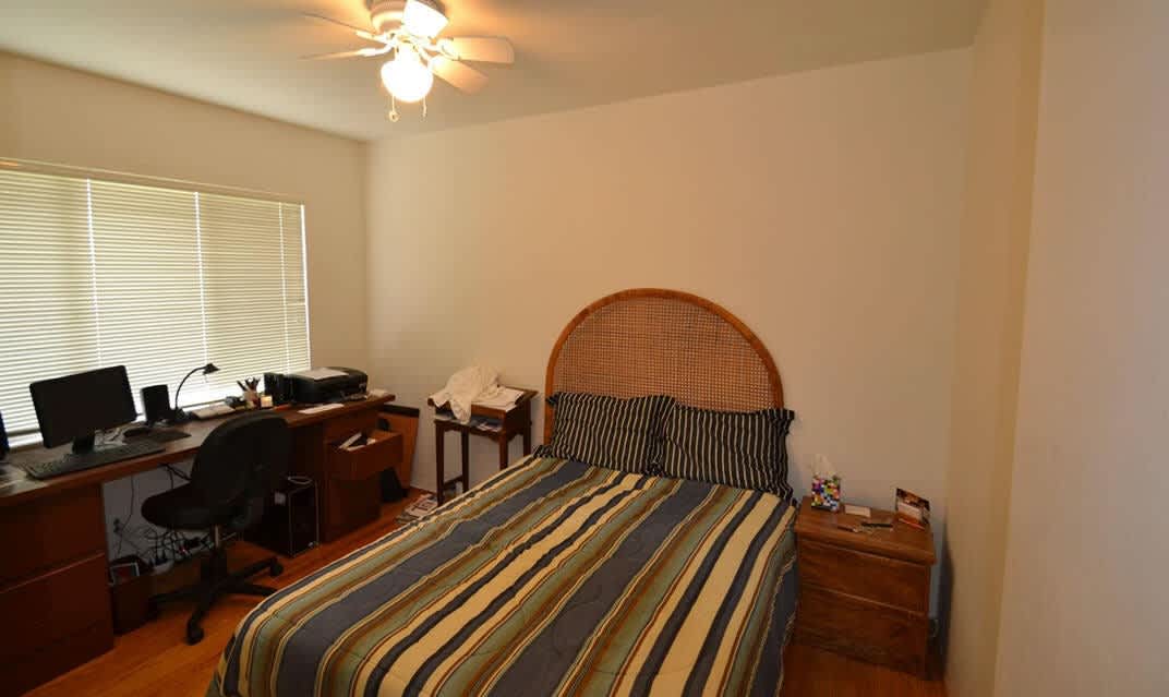 31 W Calle Crespis