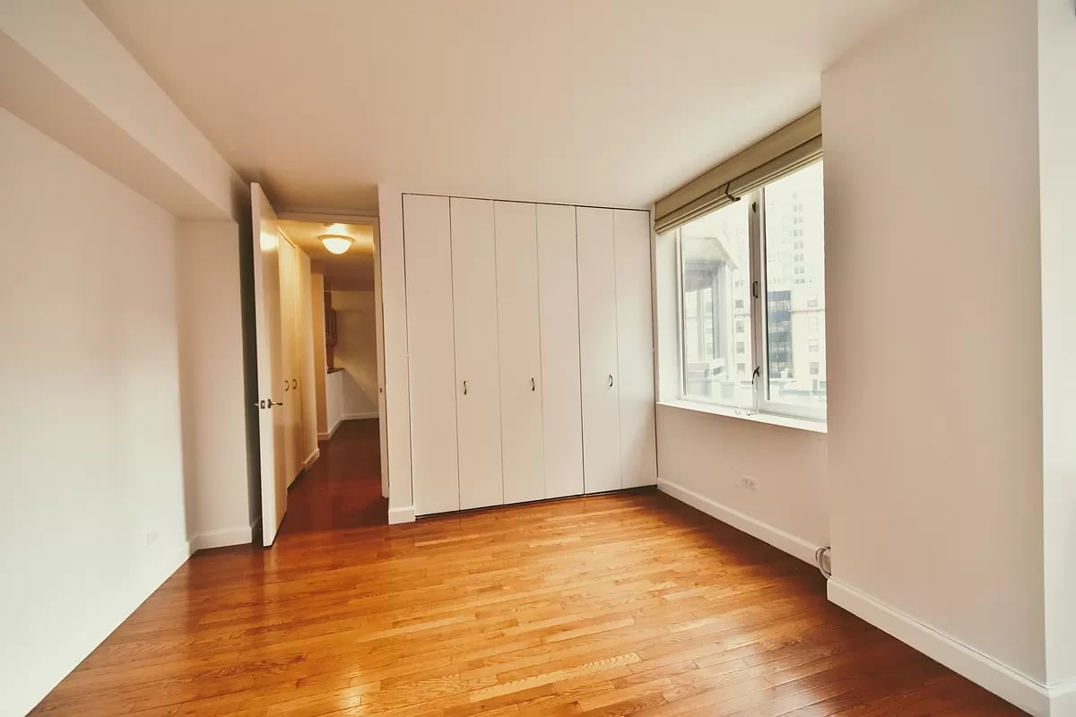 500 West 43rd Street Unit: 4K