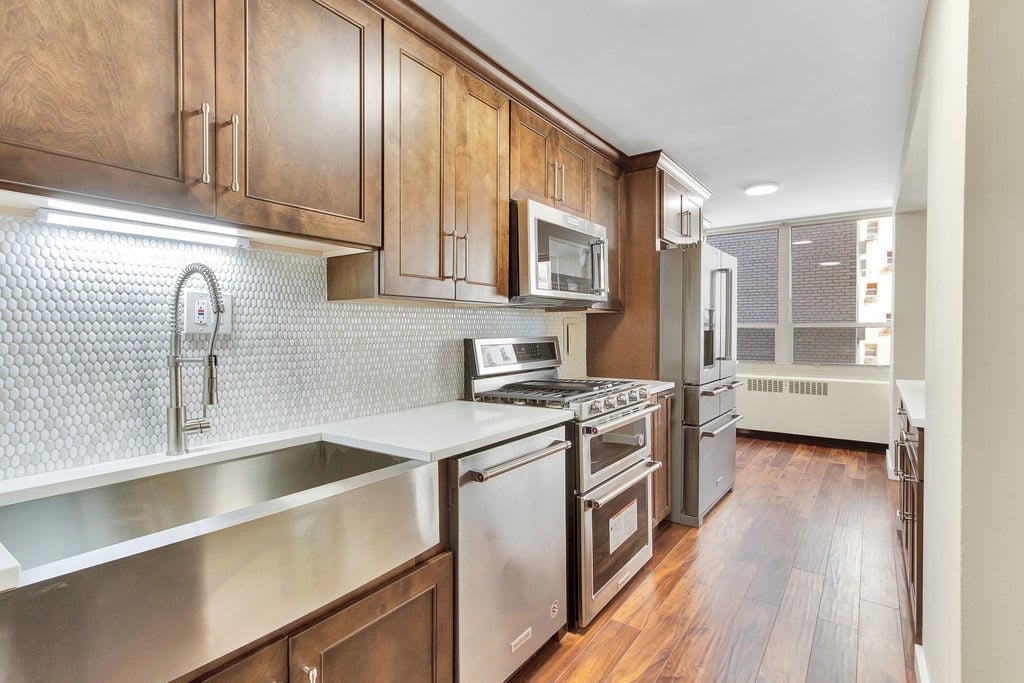 3950 N Lake Shore Dr Unit 320