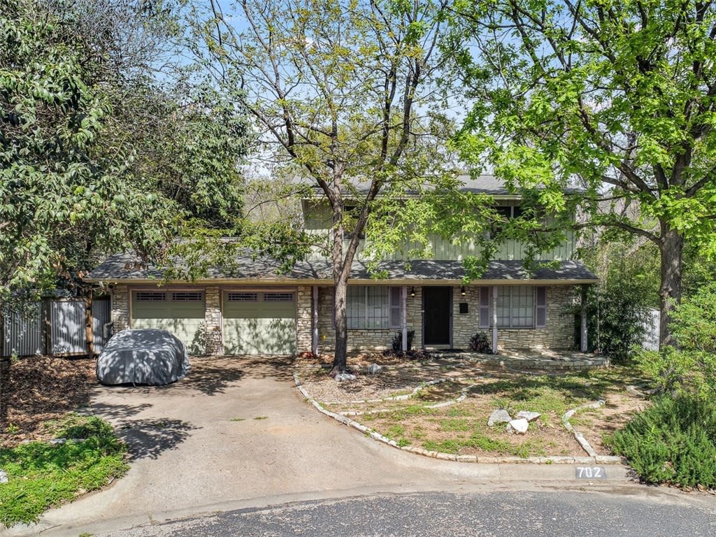 702 Wickford Circle