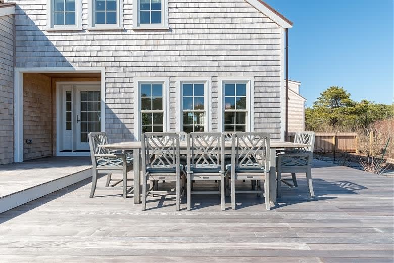12 Pond View Dr
