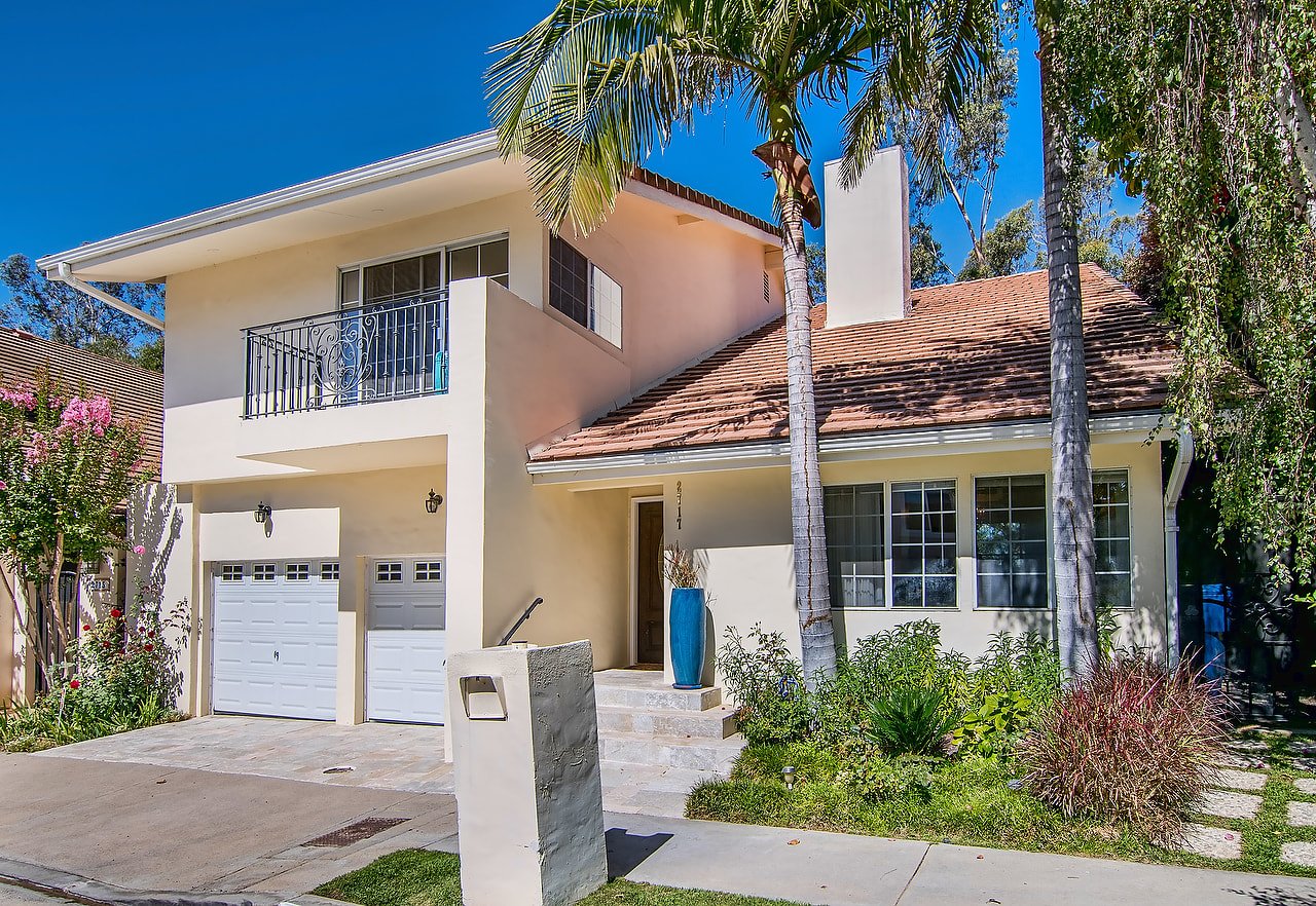 2717 Angelo Dr