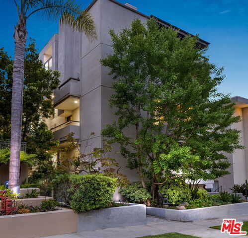11922 GORHAM AVE Apt 4