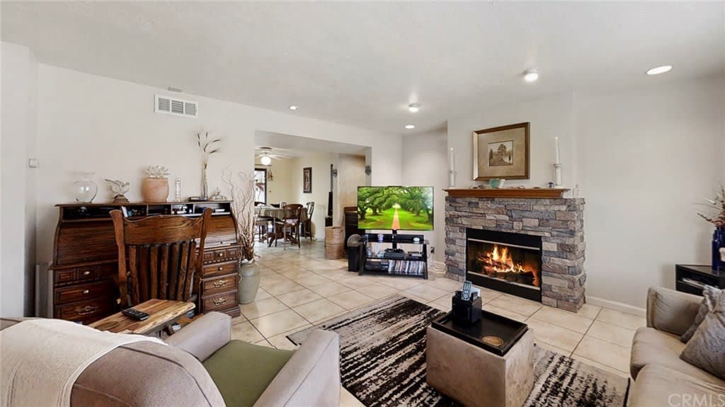 1143 S Paula Dr #3