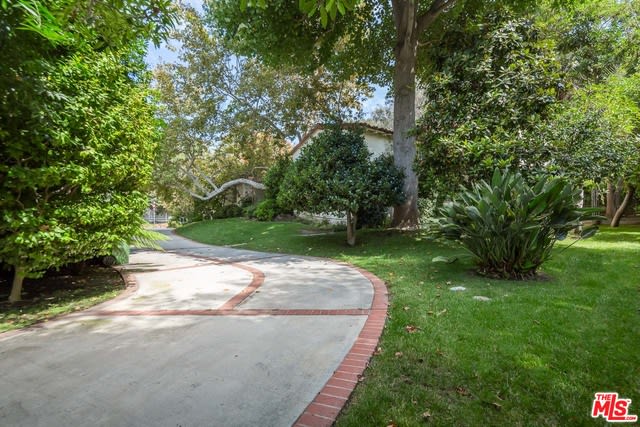 982 Stone Canyon Rd
