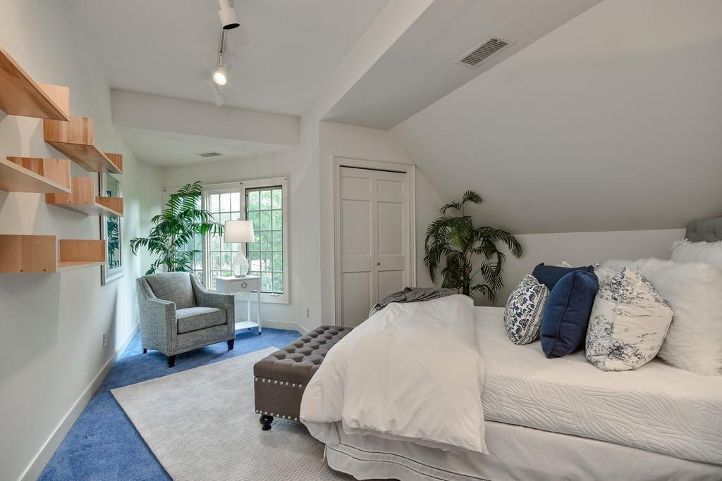 27 Phillips Pond Rd