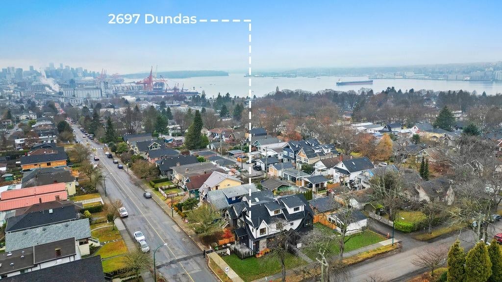 2697 Dundas St