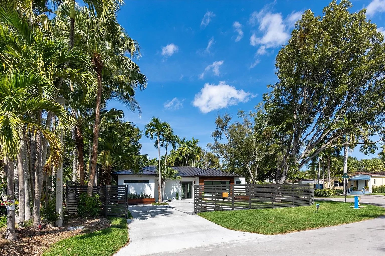 4001 Woodridge Rd