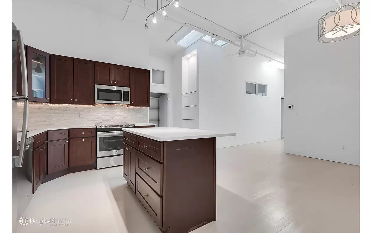 392 Broadway #5R
