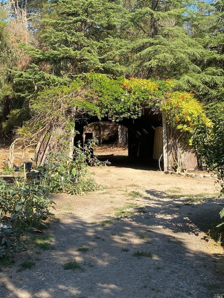 1610 Laguna Rd