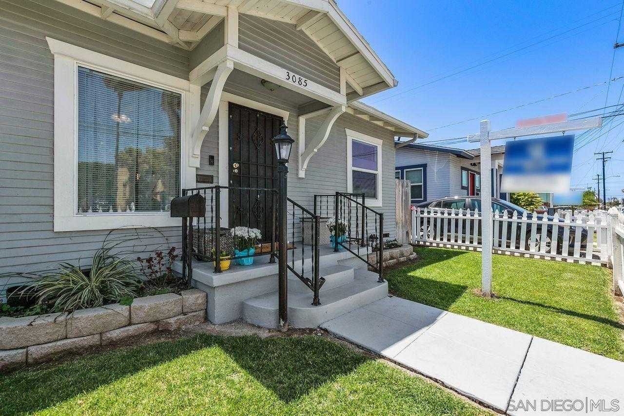 3085 Polk