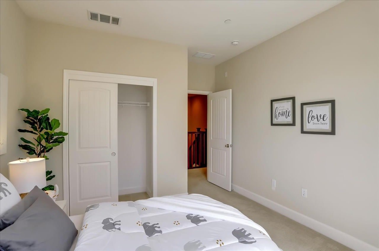 272 Currlin Cir