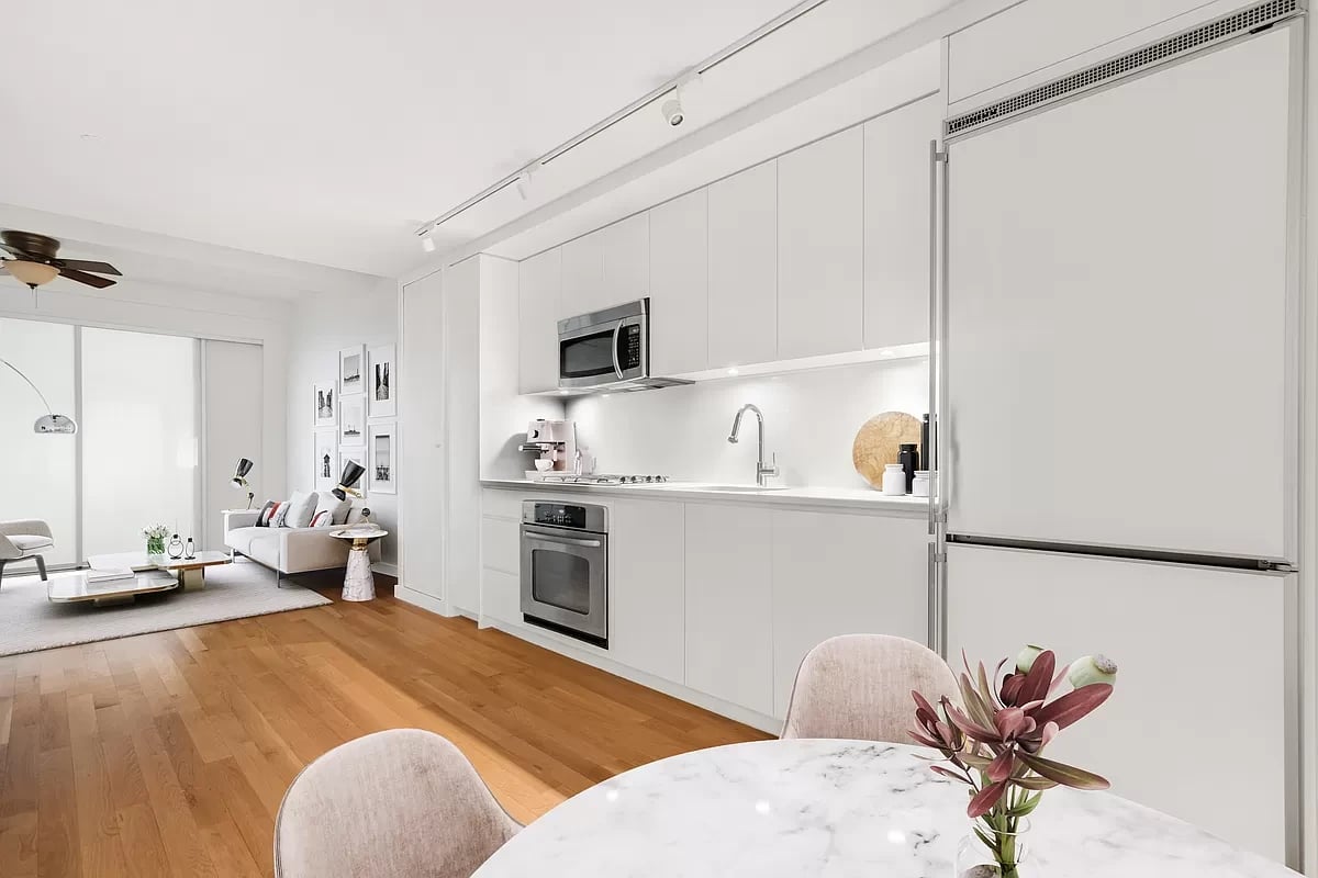 90 William St #16H
