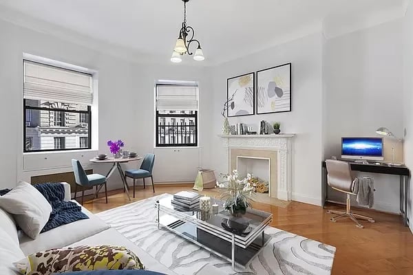342 West 56th Street Unit: 2F