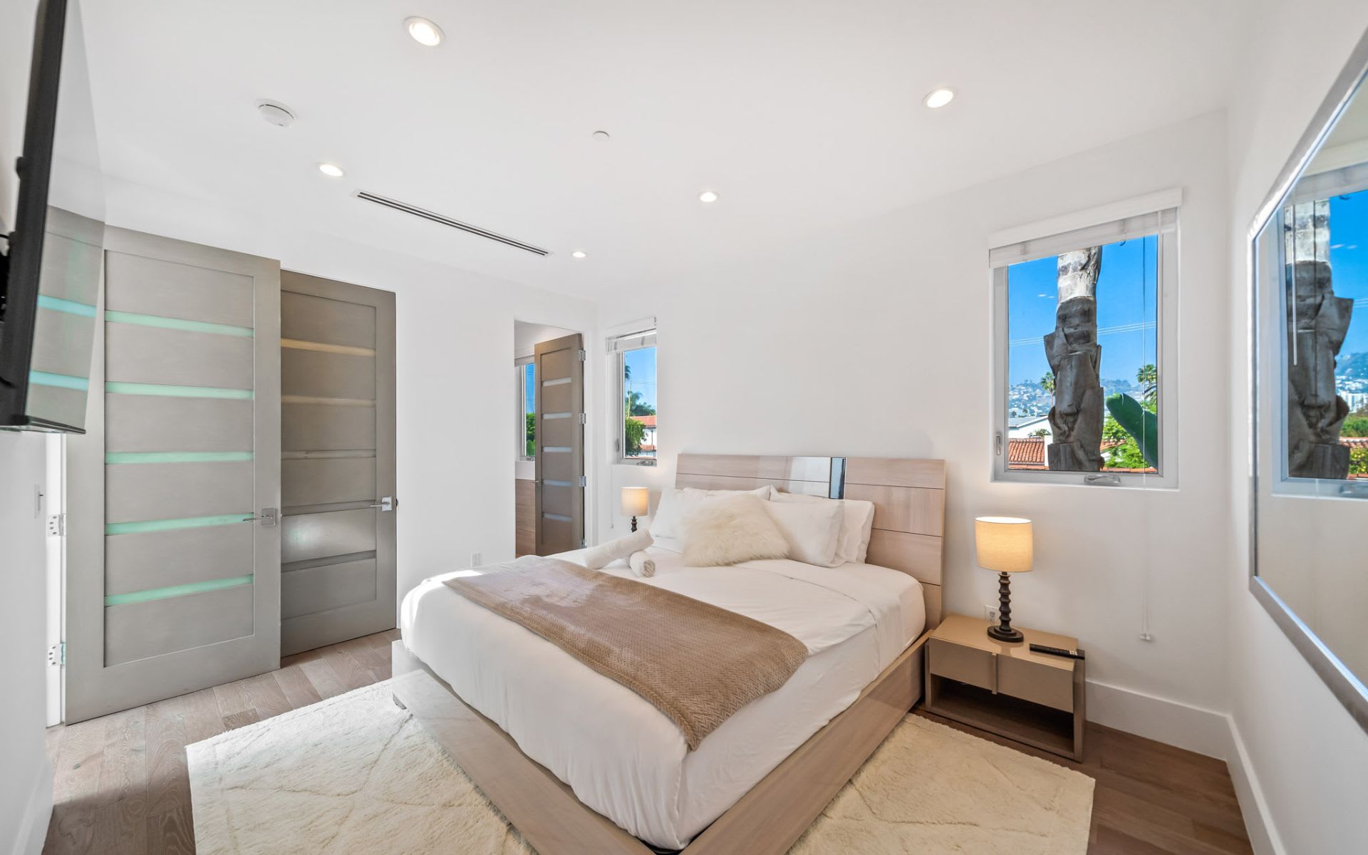 The Beverly Villa