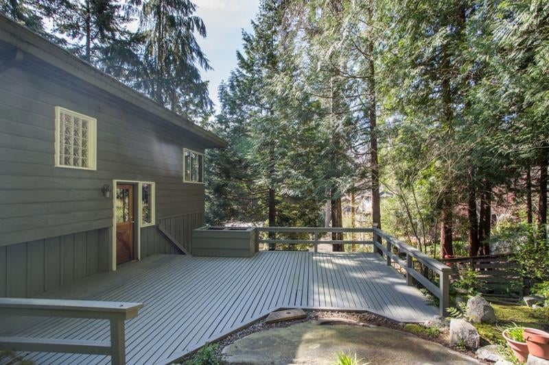4621 Caulfeild Dr