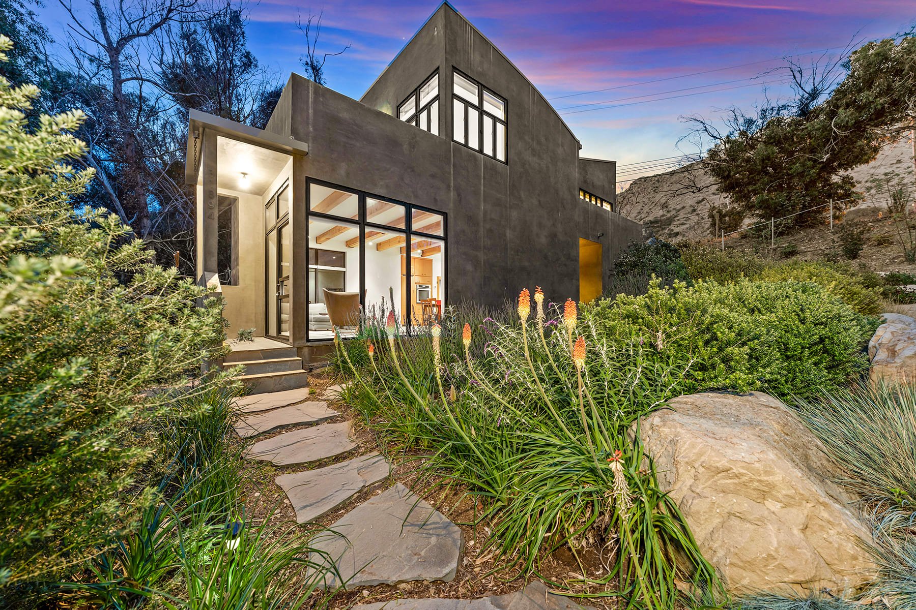 31894 Sea Level Dr, Malibu