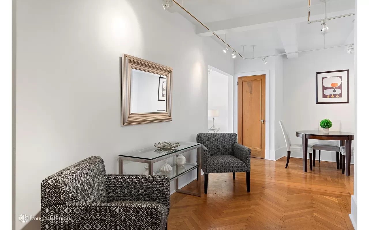 33 Riverside Drive Unit: 10A