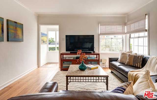 1932 Ava Ave