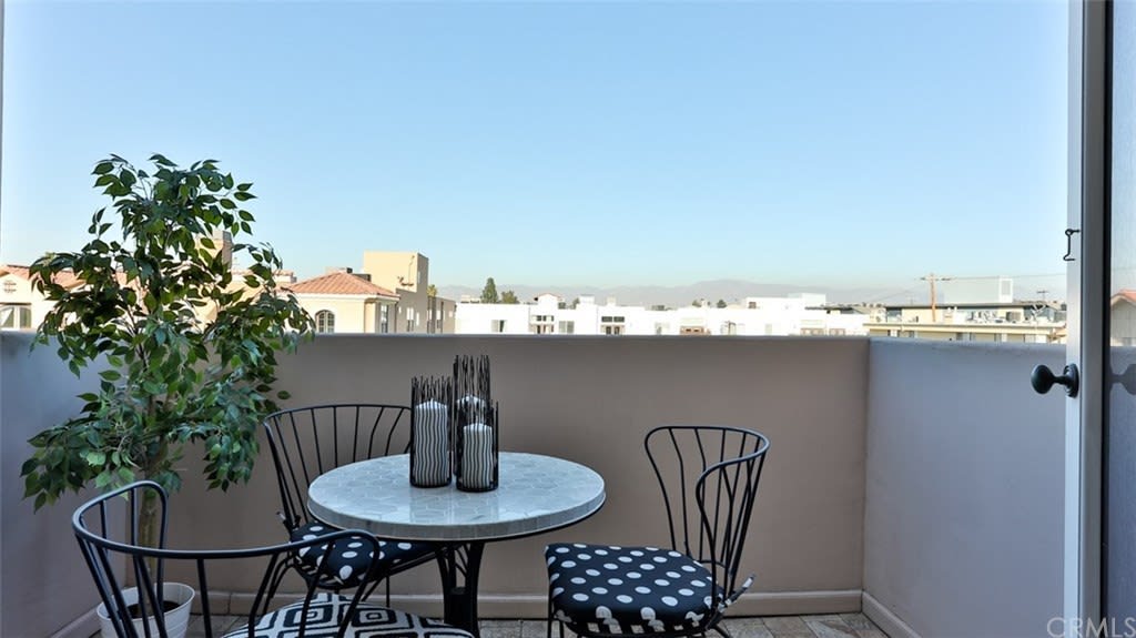 12026 Hoffman St #401