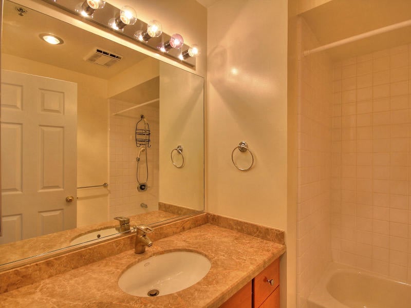 2075 Sutter St., #507