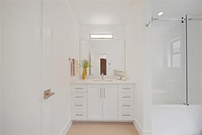 1021 St. Charles St, Victoria