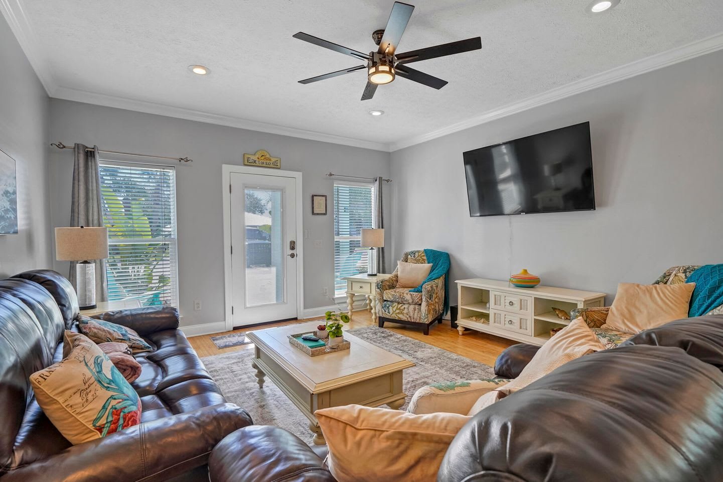 125 Rose Ln