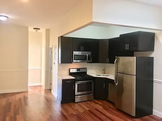 1215 Hancock Street Unit: 3