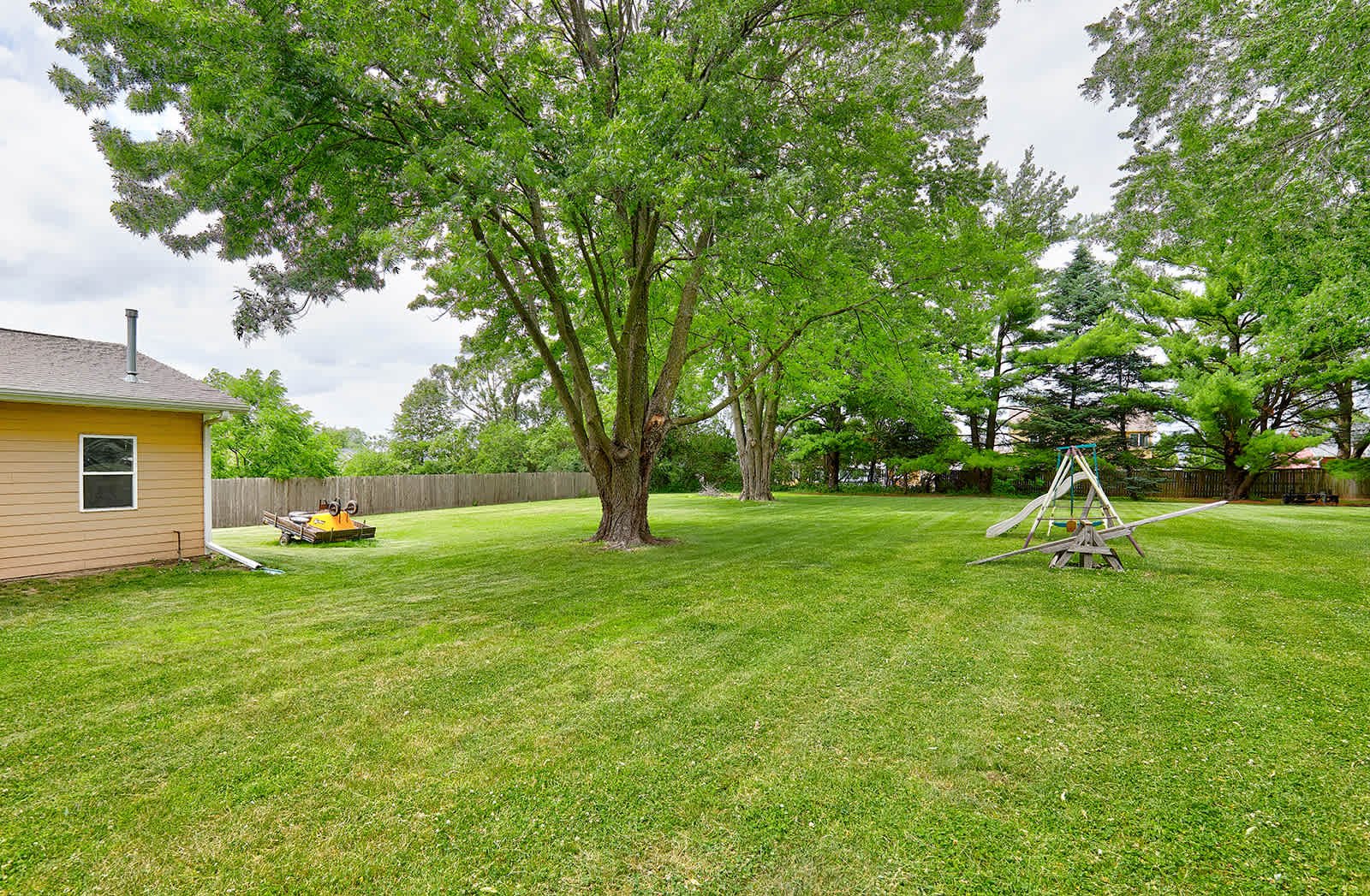 2310 W Euclid Avenue