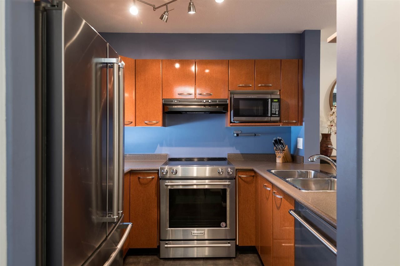 202-1688 E 8th Ave