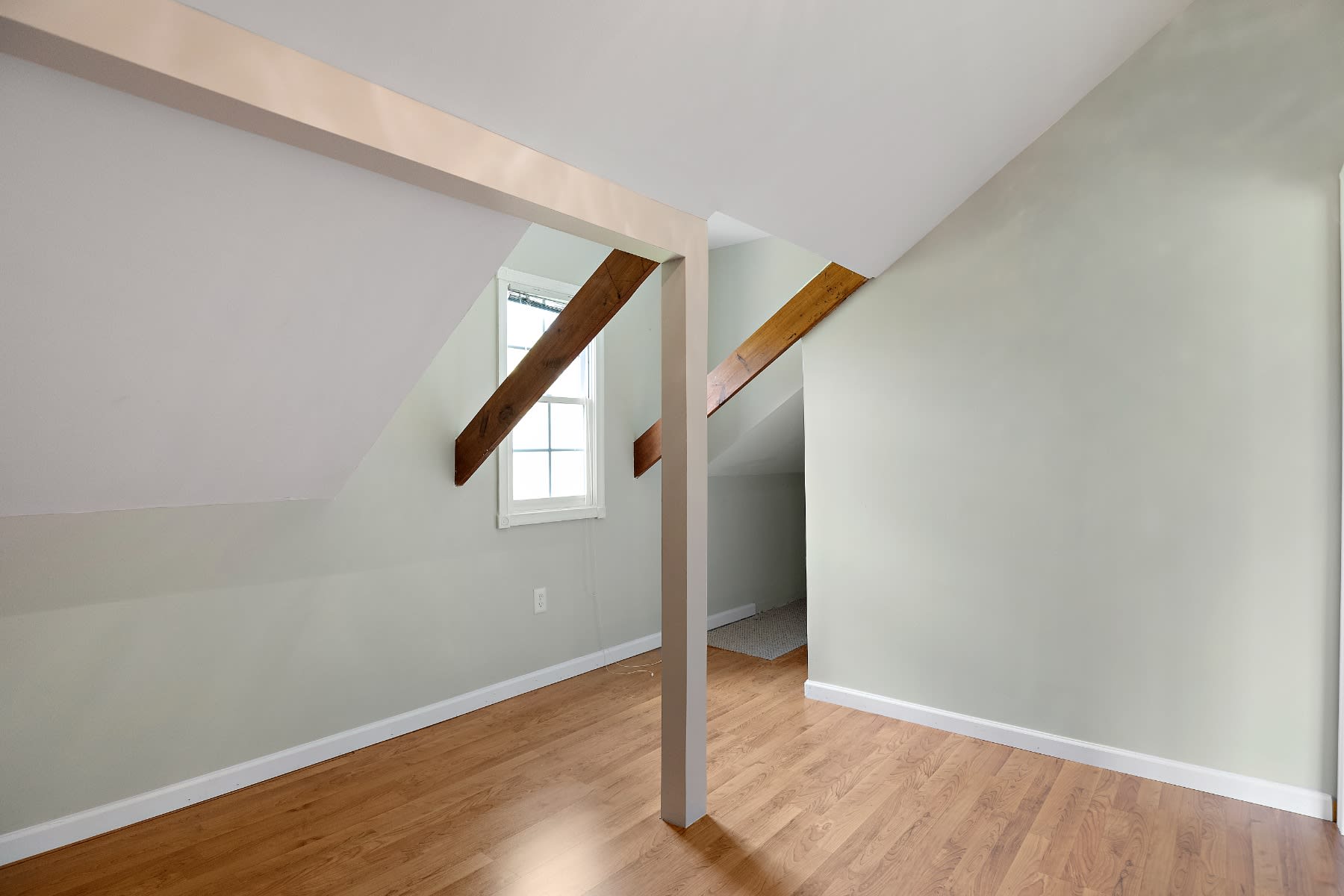 2907 Calcutt Drive