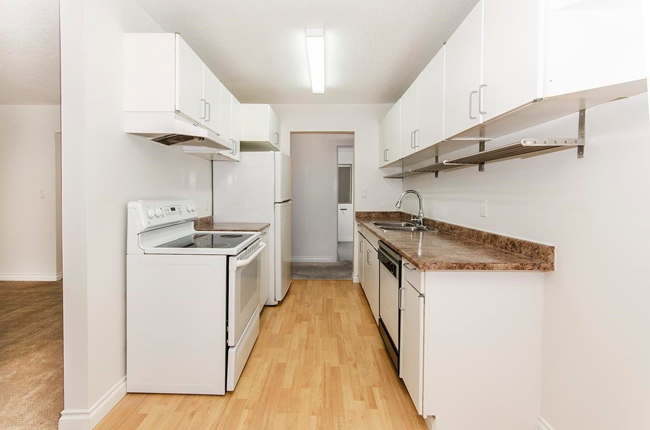 61-928 Premier St