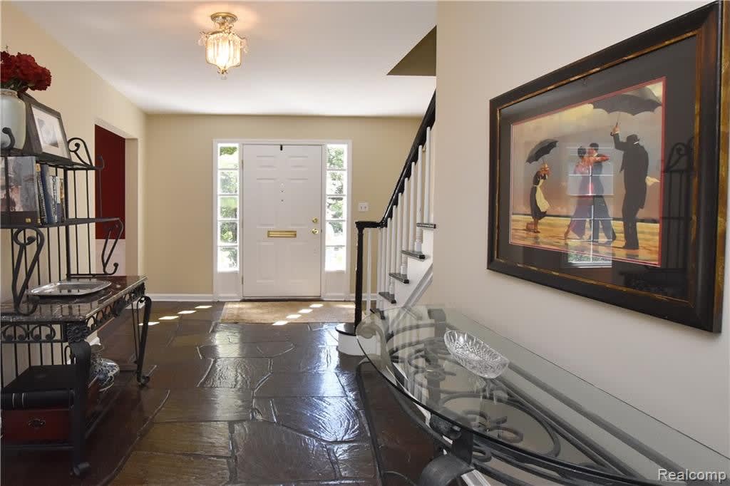 1313 LAKESIDE Drive