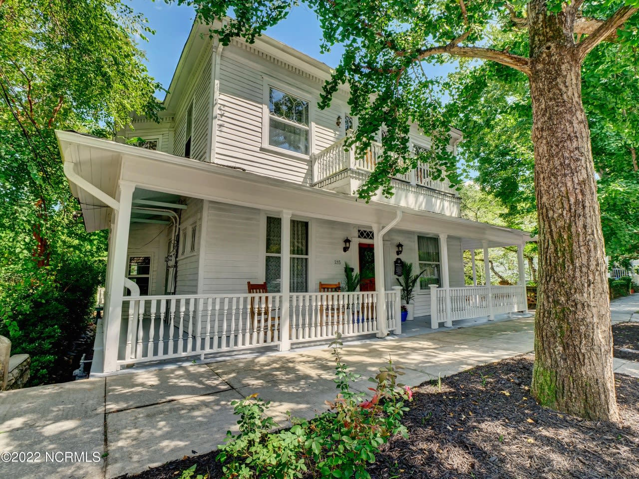 215 S 2nd St