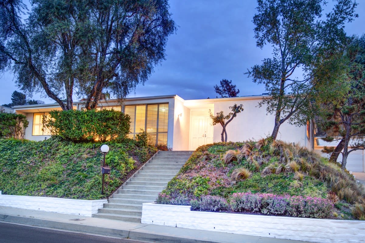 3106 Dona Emilia Dr Studio City, CA