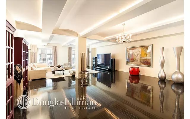 43 West 64th Street Unit: 4A