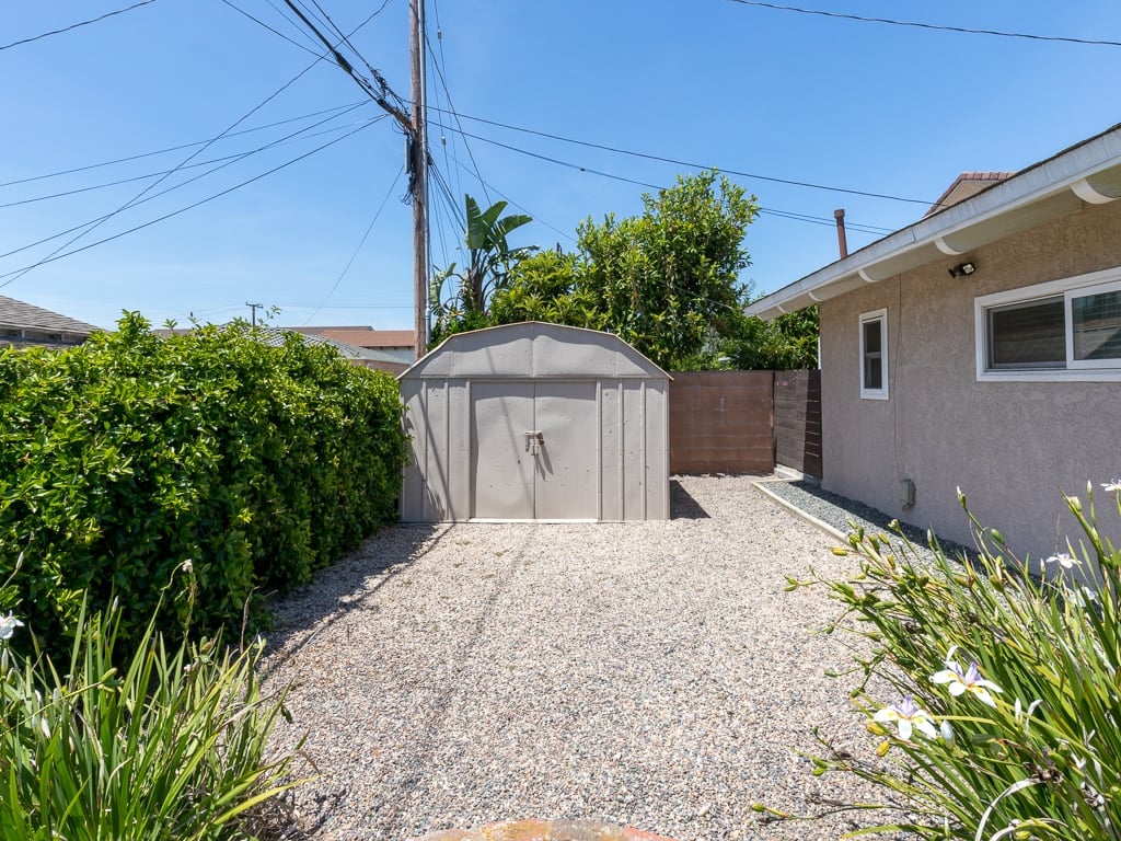 747 Lomita St