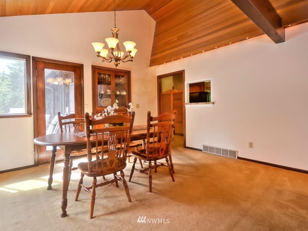 1023 NW 166th St