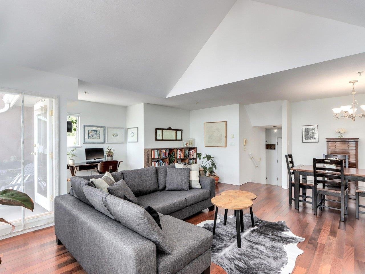401-1610 E 5th Ave